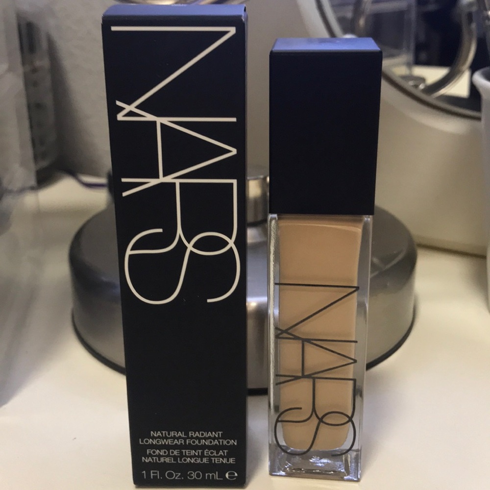 NARS Natural Radiant Longwear Foundation Fiji